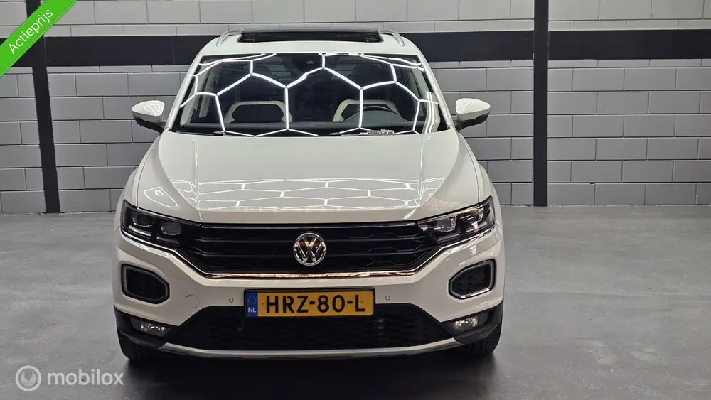 Volkswagen T-Roc 1.5 TSI DSG Automaat Sport Pano uit 2019, foto 2