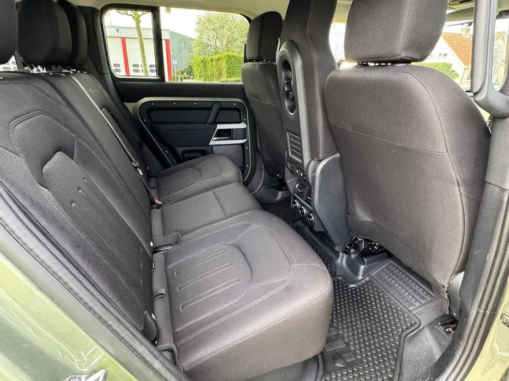 Land Rover Defender P400e 6pers Luchtvering Trekhaak uit 2021, foto 14