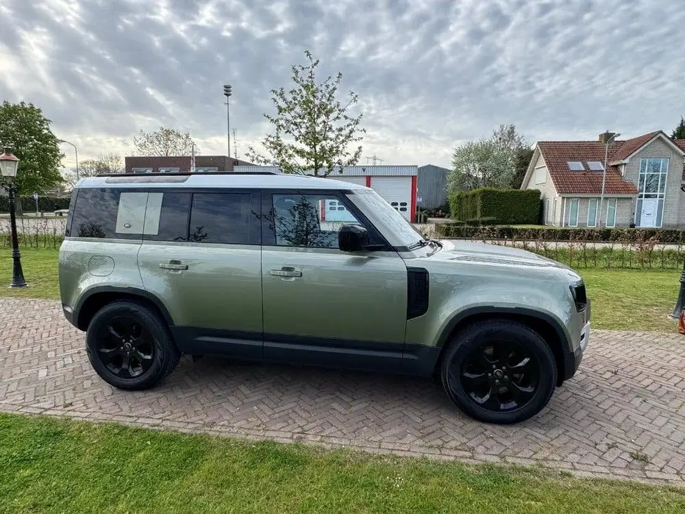 Land Rover Defender P400e 6pers Luchtvering Trekhaak uit 2021, foto 2