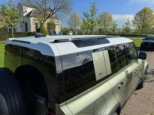 Land Rover Defender P400e 6pers Luchtvering Trekhaak uit 2021, foto 8
