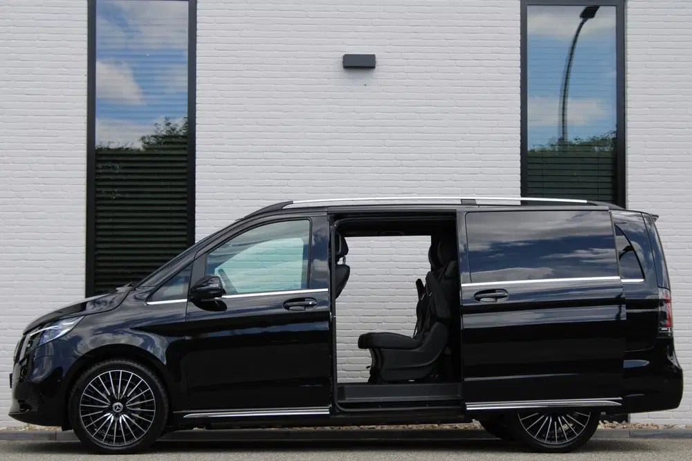 Mercedes-Benz EQV 300 L2 uit 2024, foto 14