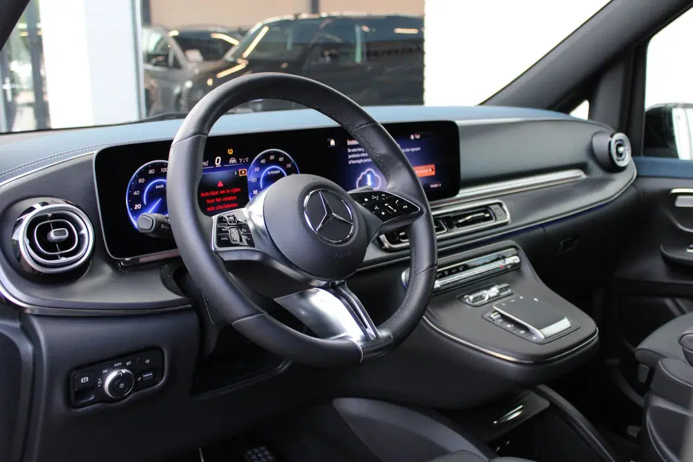 Mercedes-Benz EQV 300 L2 uit 2024, foto 8