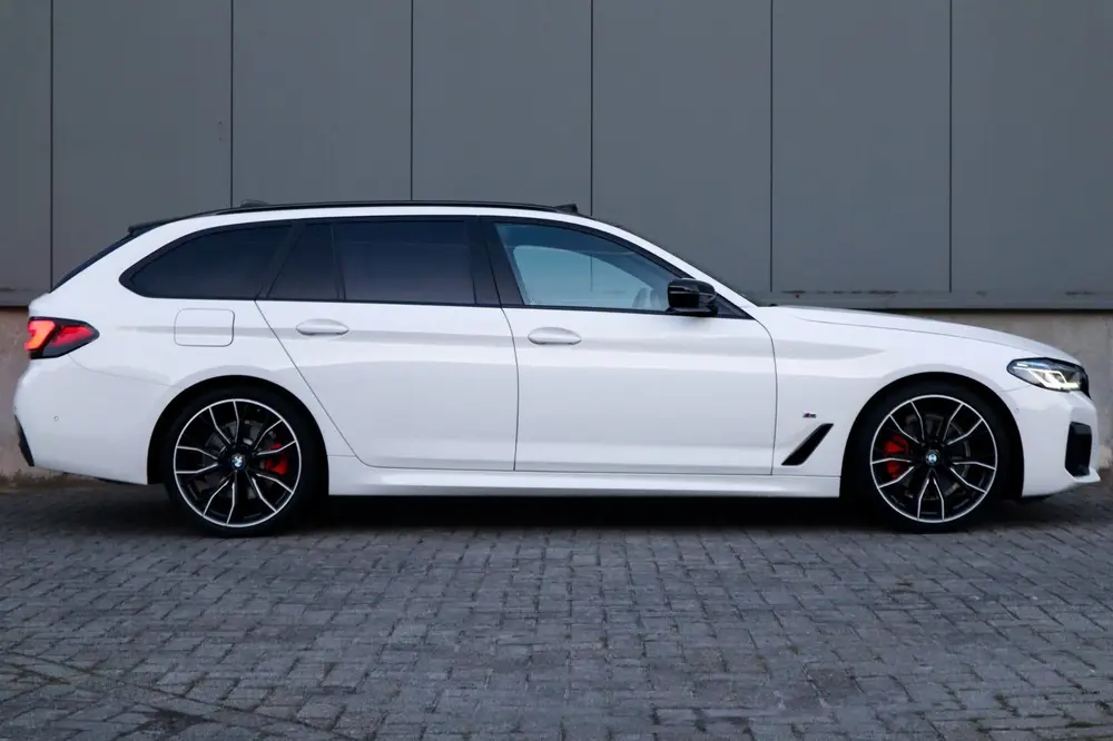 BMW 5-serie 520i High Executive M-Sport uit 2020, foto 11