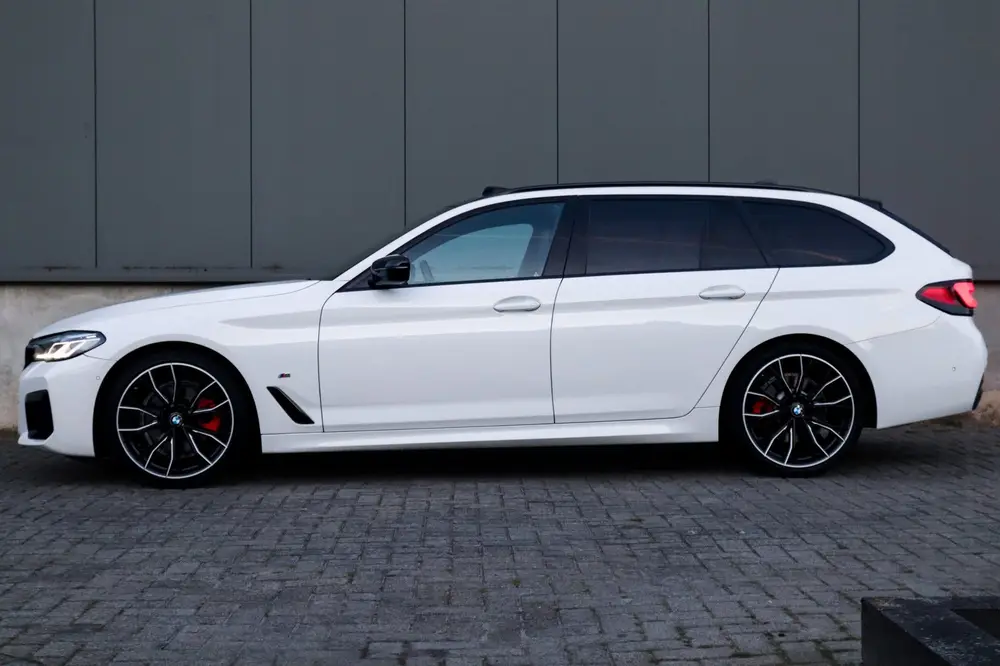 BMW 5-serie 520i High Executive M-Sport uit 2020, foto 3