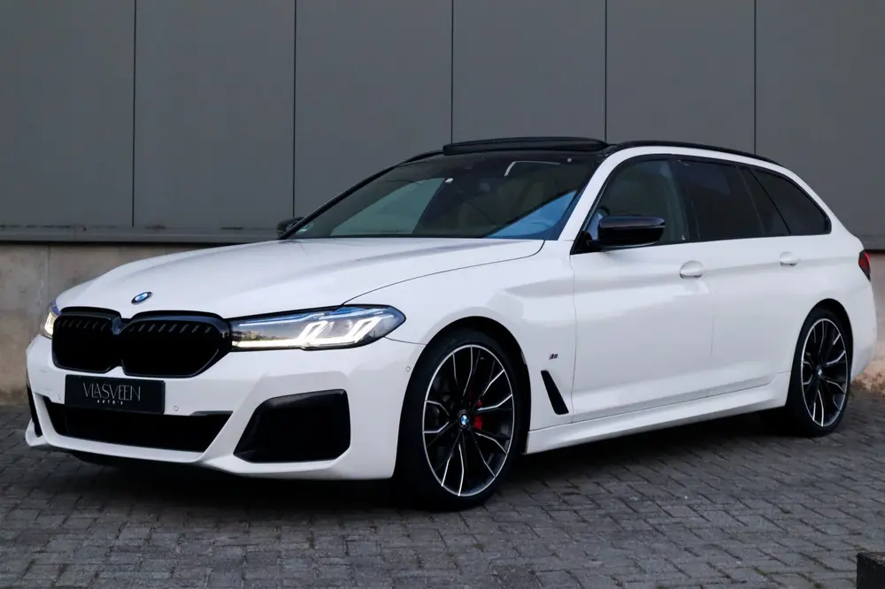BMW 5-serie 520i High Executive M-Sport uit 2020, foto 4