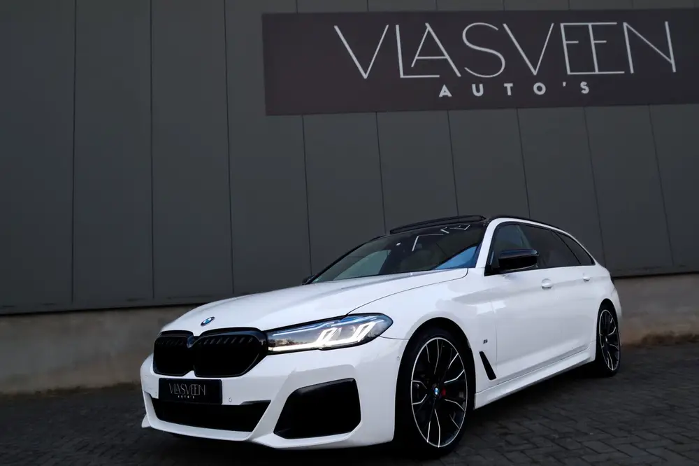 BMW 5-serie 520i High Executive M-Sport uit 2020, foto 6
