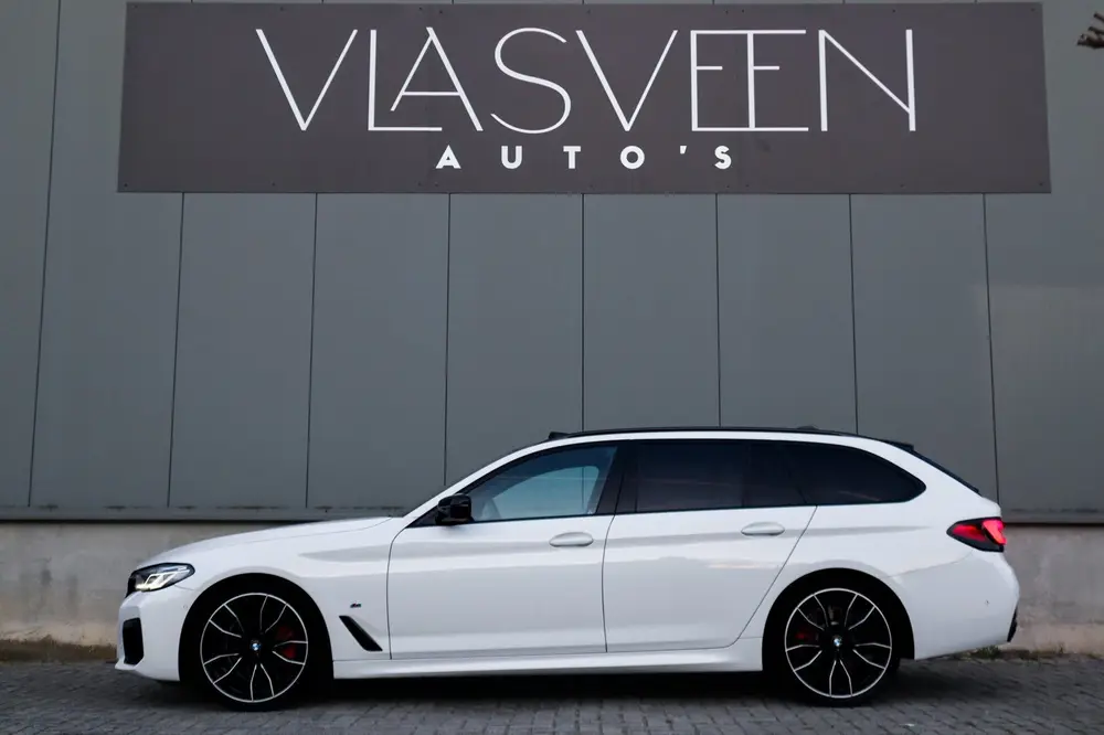 BMW 5-serie 520i High Executive M-Sport uit 2020, foto 7
