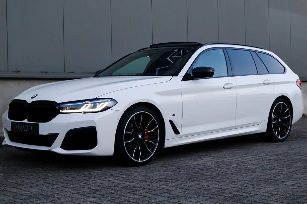 BMW 5-serie 520i High Executive M-Sport uit 2020, foto 9