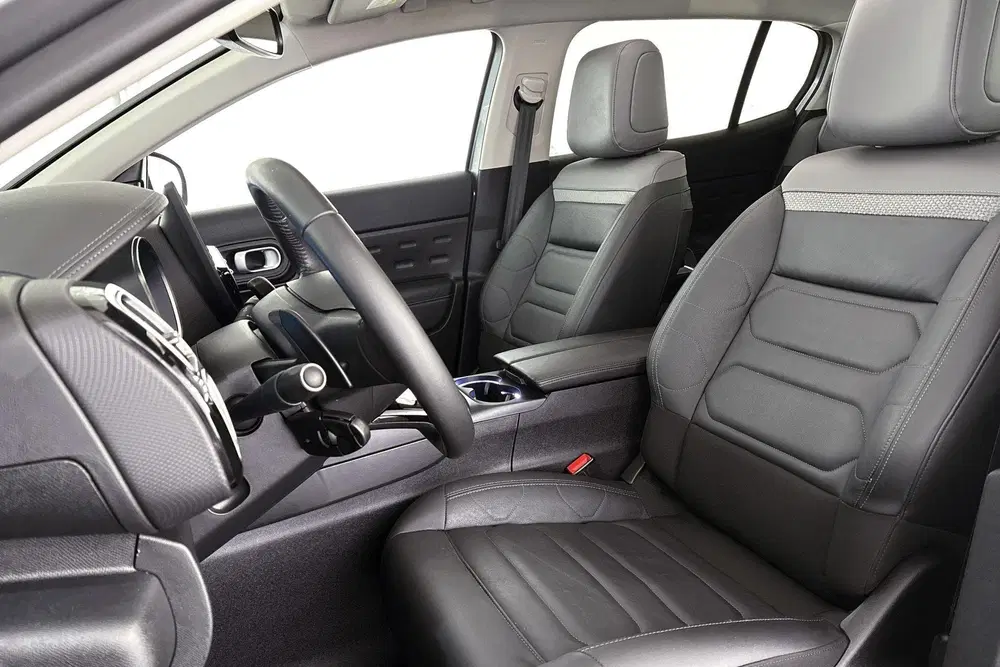 Citroën C5 Aircross Citroen C5 Aircross 1.6 Plug-in Hybrid 225 uit 2023, foto 6