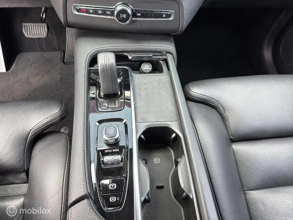 Volvo XC90 2.0 T8 PHEV AWD R-Design uit 2021, foto 20