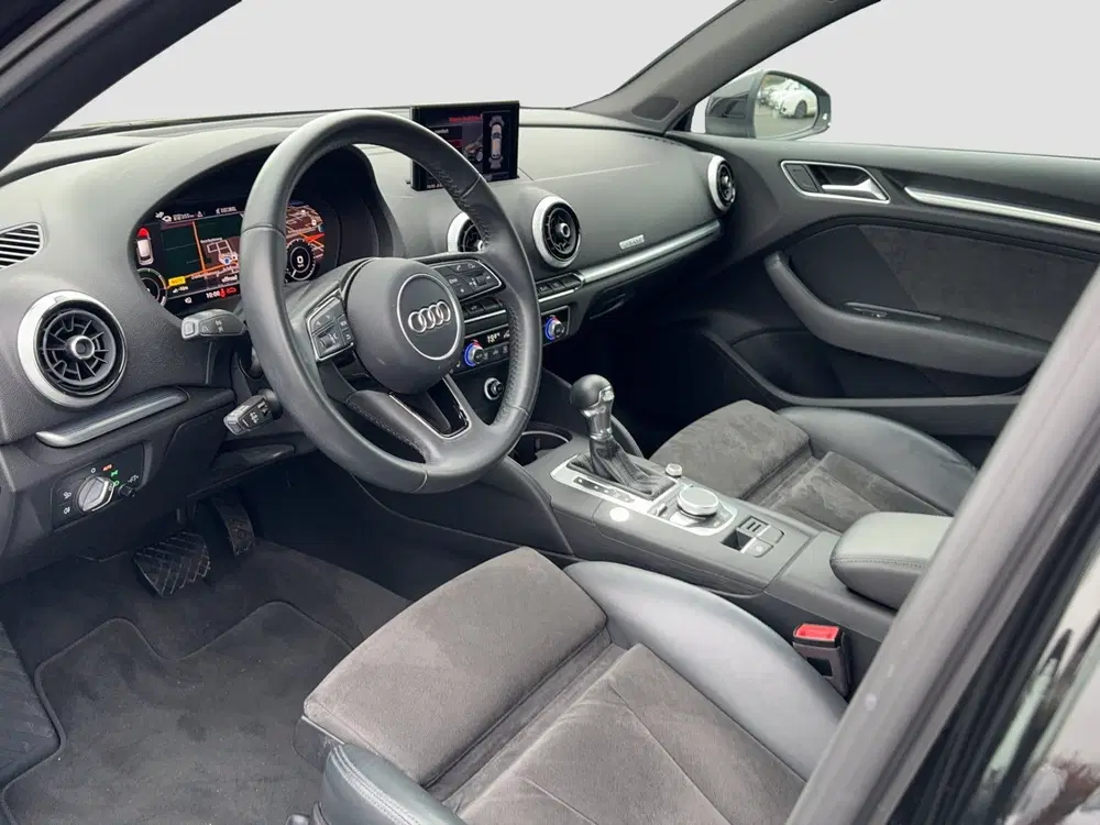 Audi A3 40 e-tron Sport uit 2019, foto 10