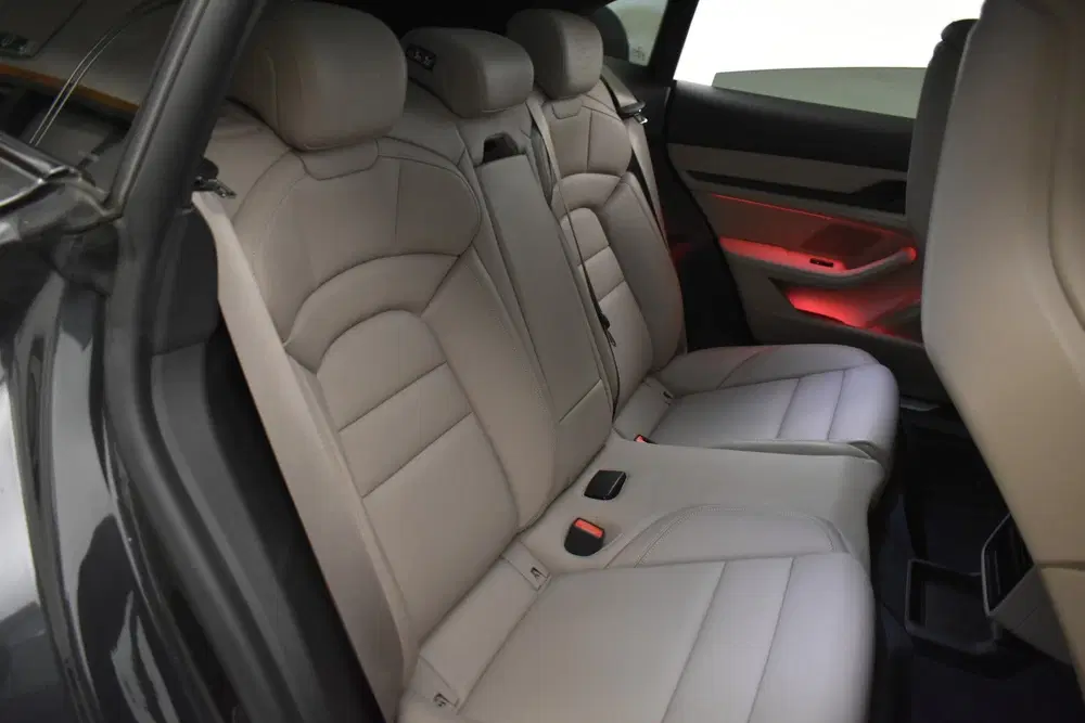 Porsche Taycan 4S 93kWh 426KW 573 pk Panodak 1 uit 2022, foto 15