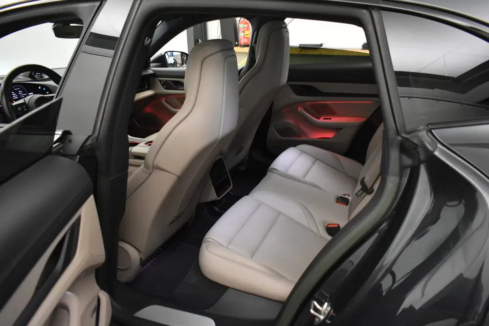 Porsche Taycan 4S 93kWh 426KW 573 pk Panodak 1 uit 2022, foto 16