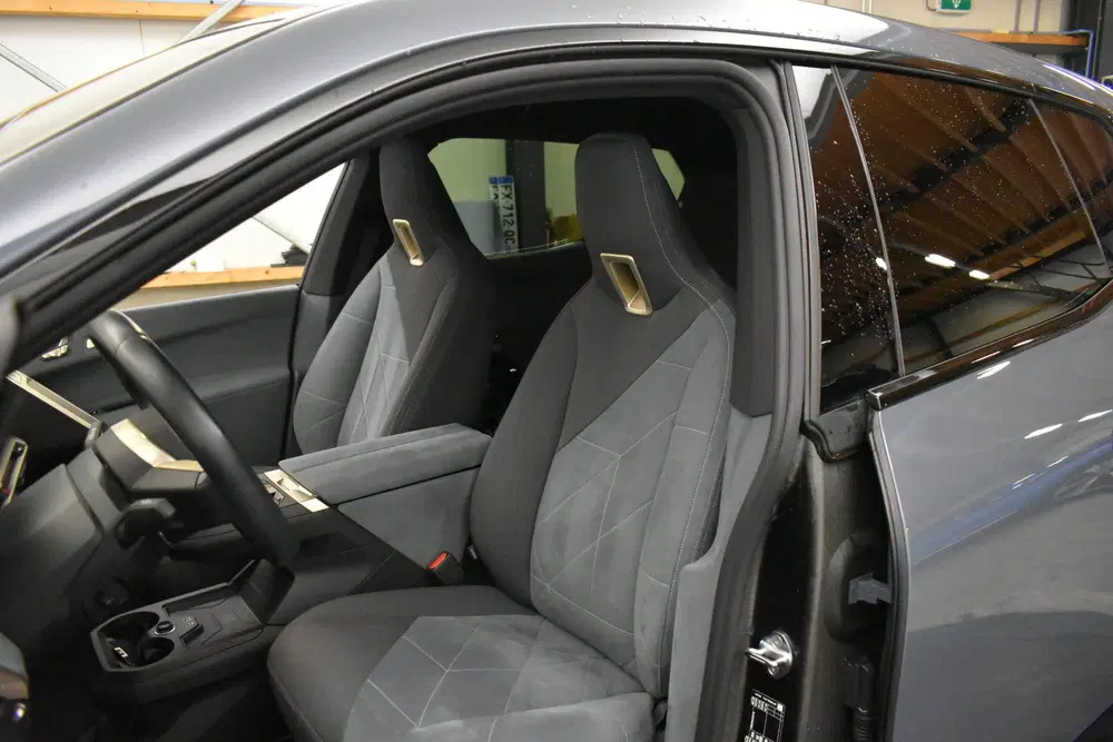 BMW iX xDrive40 High Exe Sport SOH 100% El Trek P uit 2022, foto 3