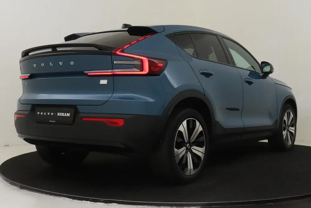 Volvo C40 RECHARGE ULTIMATE 69 kWh -PANO.DAK uit 2023, foto 3