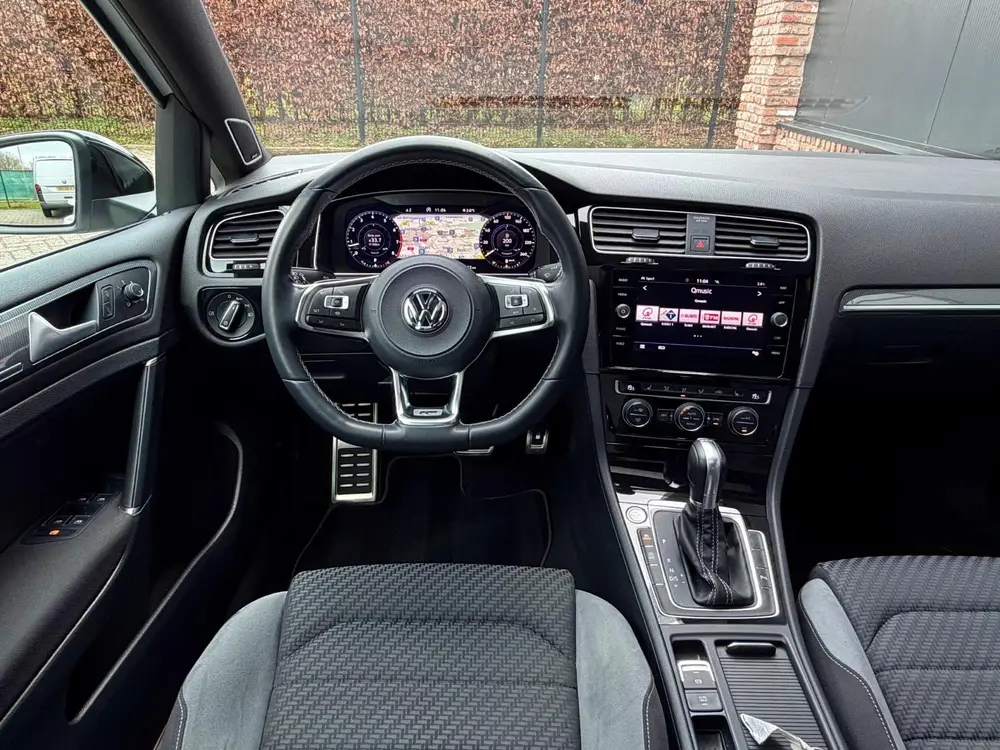 Volkswagen Golf 1.5 TSI Highline R-Line 150pk Pano/Virtual/K uit 2019, foto 10