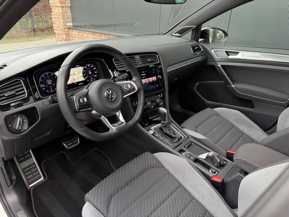 Volkswagen Golf 1.5 TSI Highline R-Line 150pk Pano/Virtual/K uit 2019, foto 9