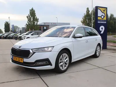 Skoda Octavia 1.5 e-TSI Business Ed. Plus DSG uit 2023