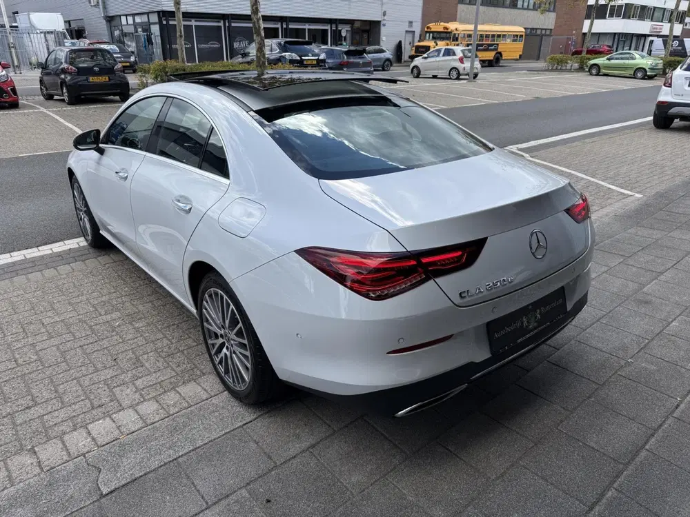 Mercedes-Benz CLA 250e AMG CAM uit 2022, foto 14