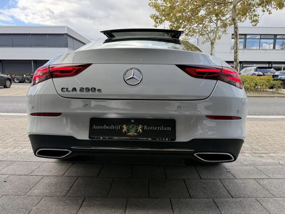Mercedes-Benz CLA 250e AMG CAM uit 2022, foto 15