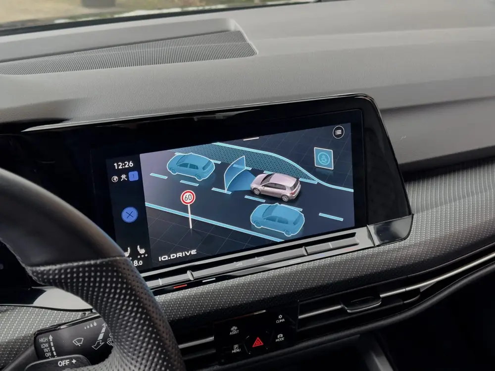 Volkswagen Golf 1.5 eTSI AUT7 R-LINE+ SPORT-INT NAVI CAMERA uit 2022, foto 14