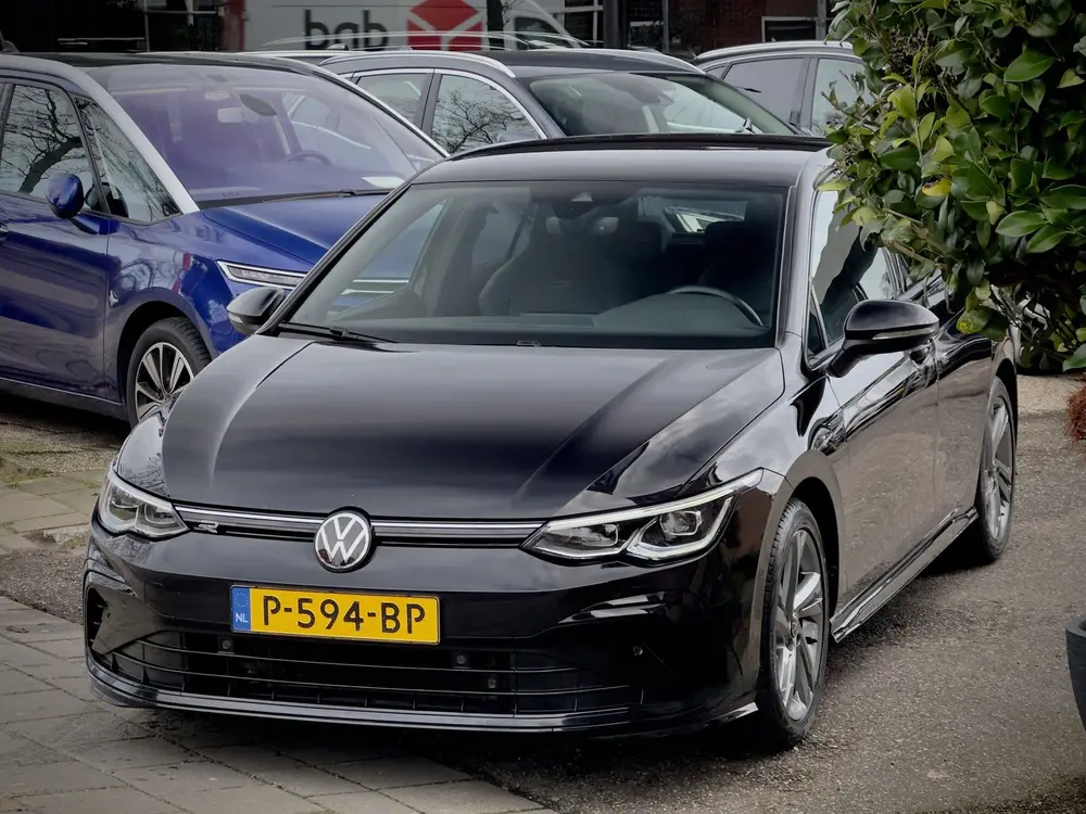 Volkswagen Golf 1.5 eTSI AUT7 R-LINE+ SPORT-INT NAVI CAMERA uit 2022, foto 20