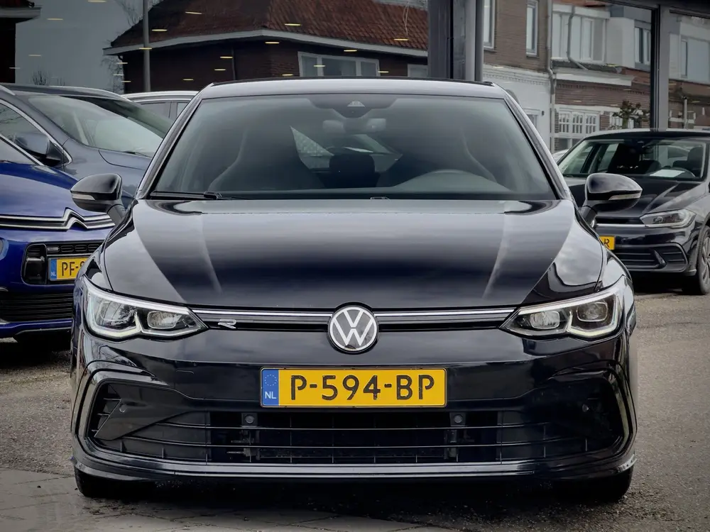 Volkswagen Golf 1.5 eTSI AUT7 R-LINE+ SPORT-INT NAVI CAMERA uit 2022, foto 7