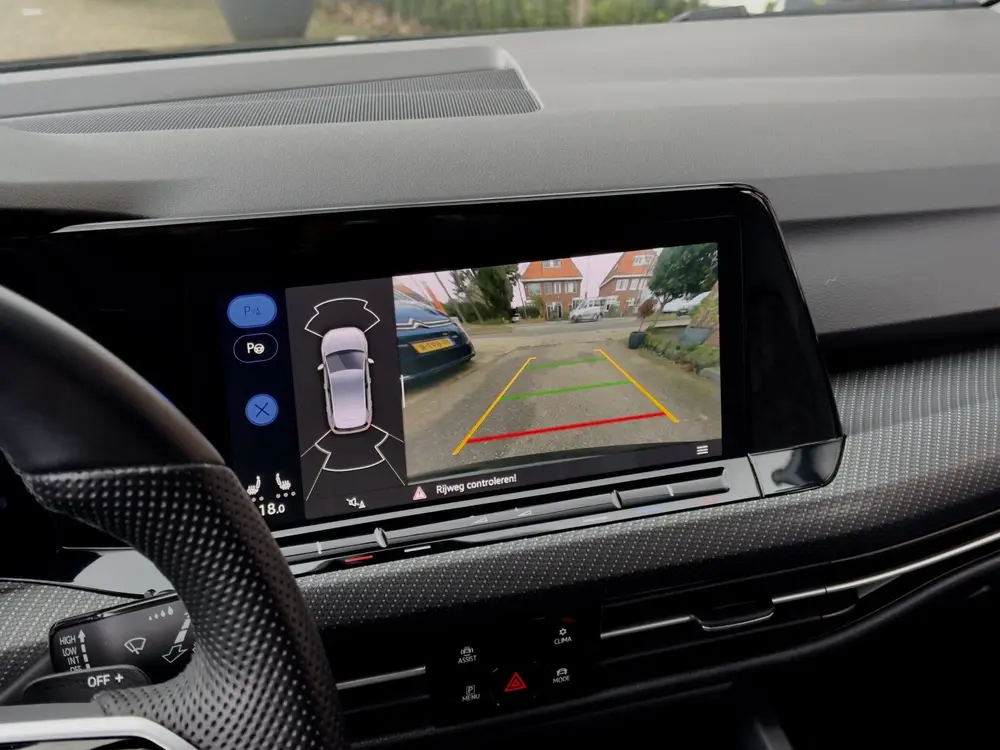 Volkswagen Golf 1.5 eTSI AUT7 R-LINE+ SPORT-INT NAVI CAMERA uit 2022, foto 8