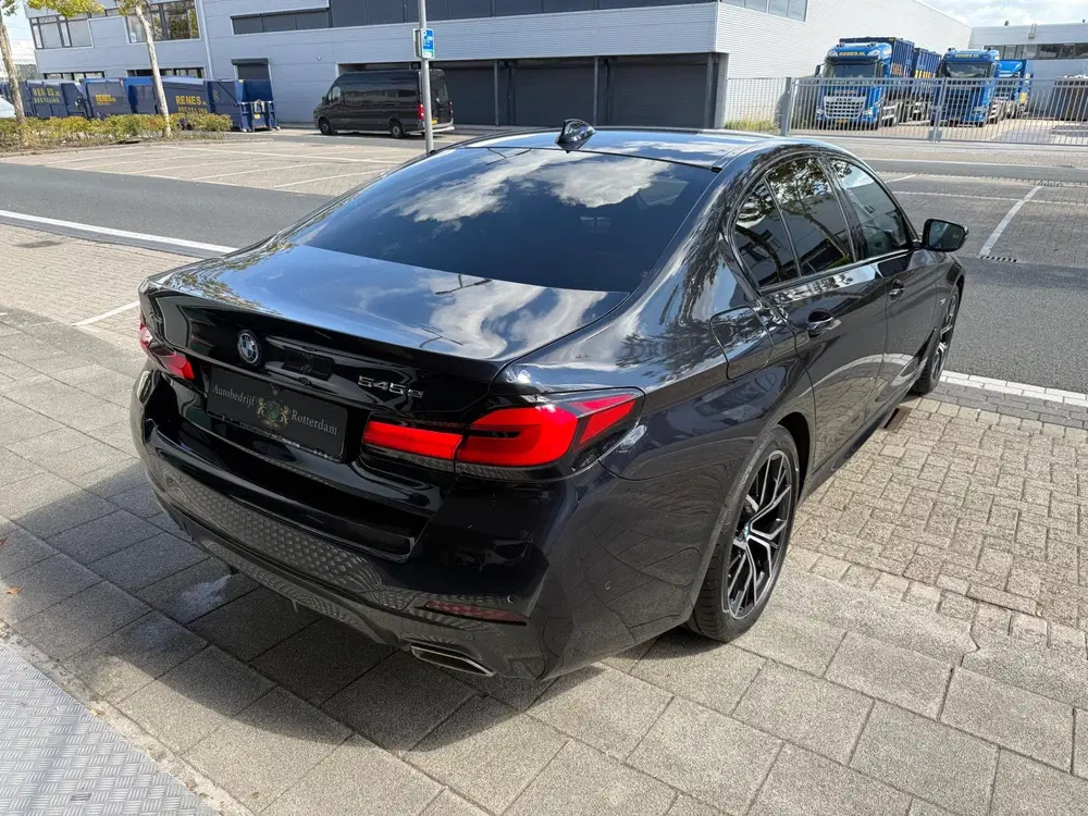 BMW 5-serie 545e xDrive High Executive M-Sport AUT 395 uit 2021, foto 16