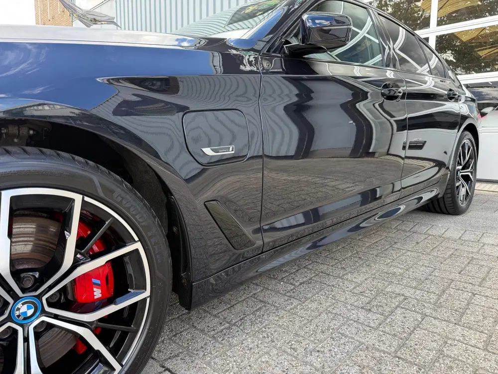 BMW 5-serie 545e xDrive High Executive M-Sport AUT 395 uit 2021, foto 20