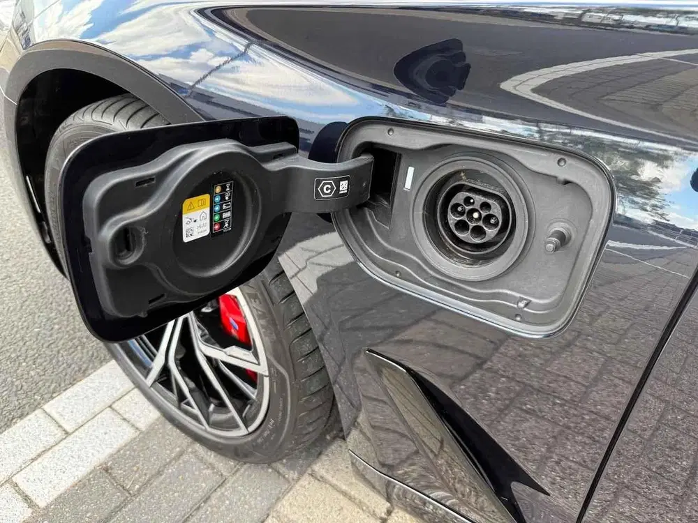 BMW 5-serie 545e xDrive High Executive M-Sport AUT 395 uit 2021, foto 5