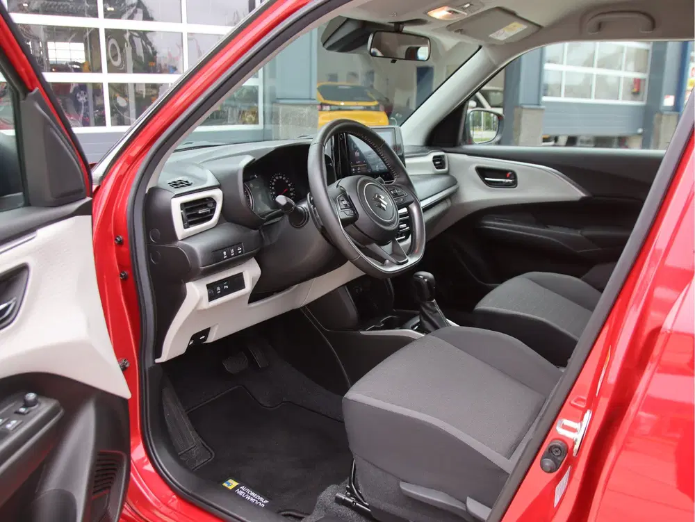 Suzuki Swift 1.2 Style Smart Hybrid Hybride Camera-Carp uit 2025, foto 9