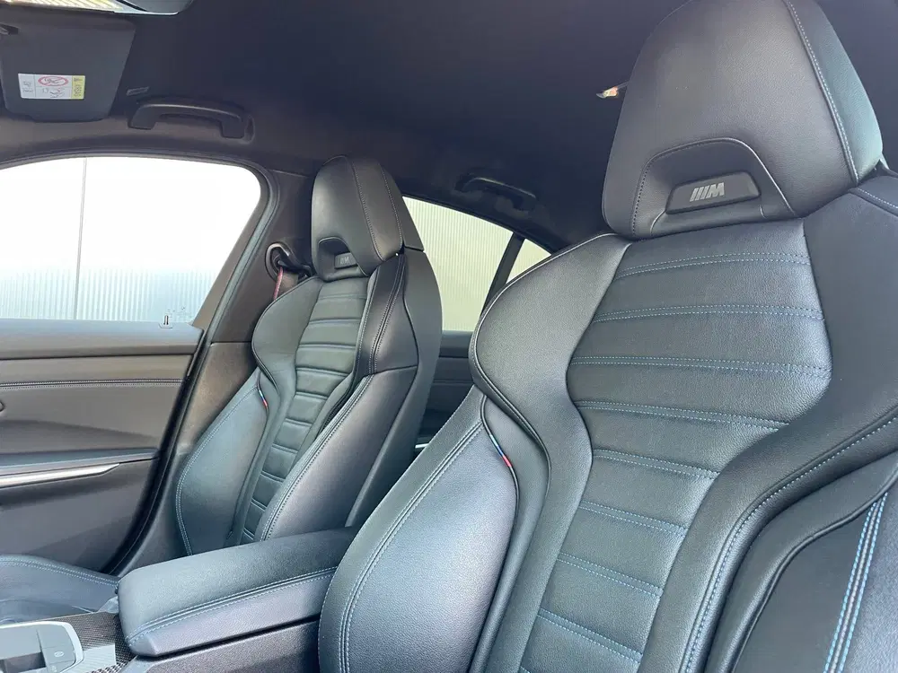 BMW 3-serie 330e M-Sport Shadow uit 2021, foto 19