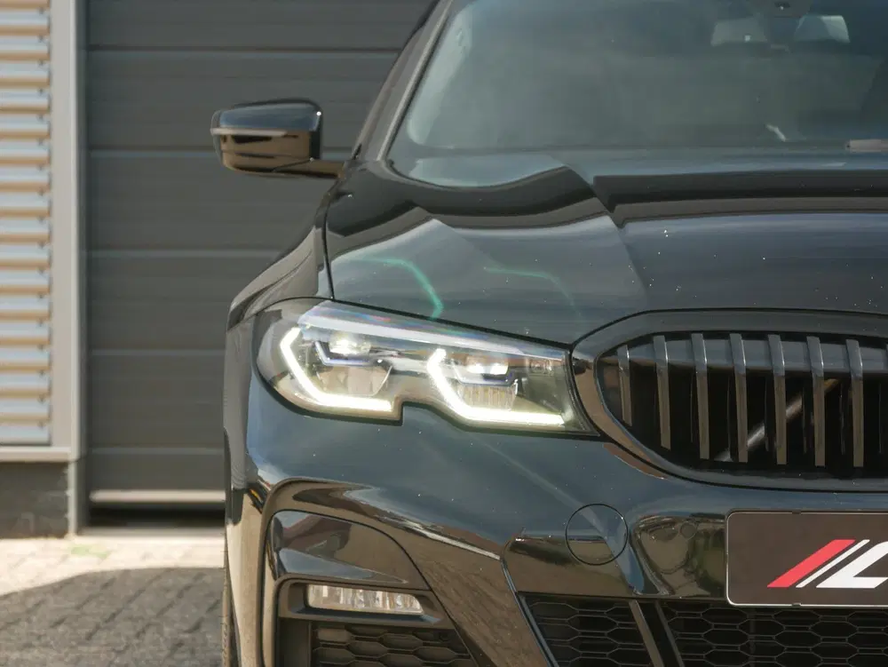 BMW 3-serie 330e M-Sport Shadow uit 2021, foto 3