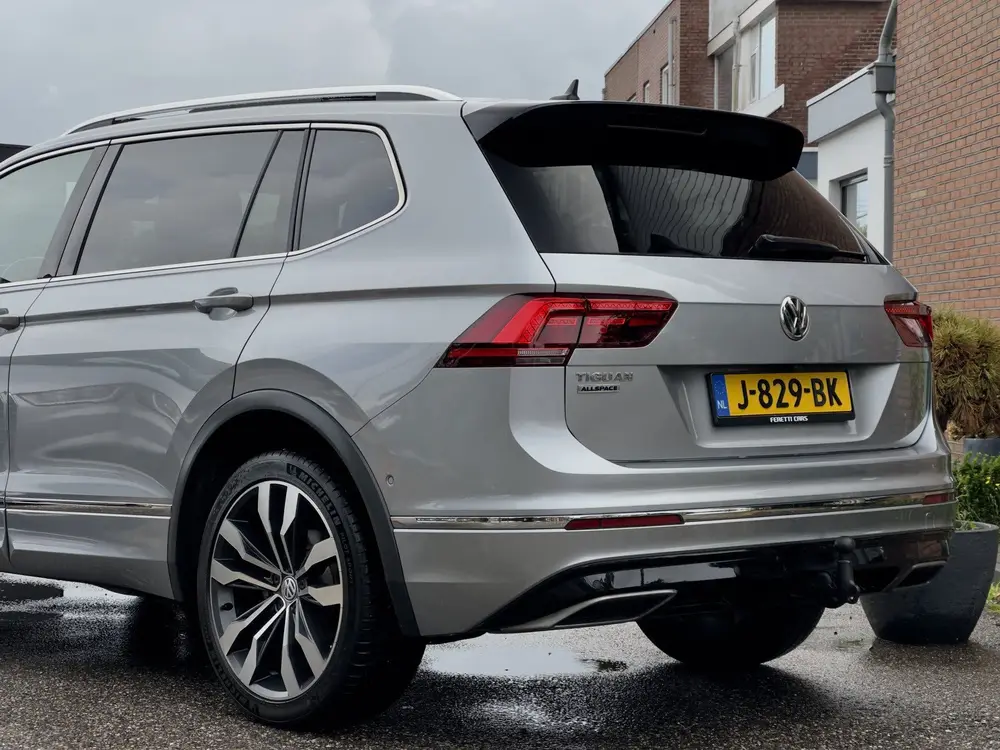 Volkswagen Tiguan Allspace 1.5 TSI AUT7 7PERS 3x R-LINE PANO uit 2020, foto 16