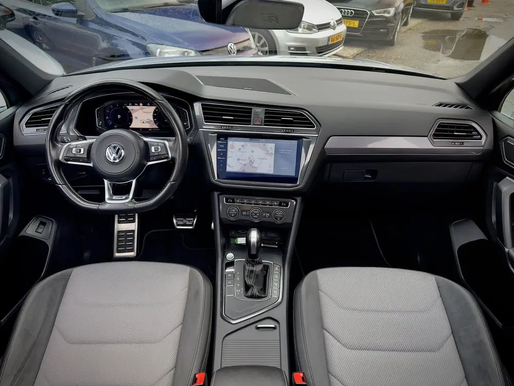 Volkswagen Tiguan Allspace 1.5 TSI AUT7 7PERS 3x R-LINE PANO uit 2020, foto 17