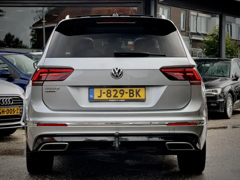 Volkswagen Tiguan Allspace 1.5 TSI AUT7 7PERS 3x R-LINE PANO uit 2020, foto 7