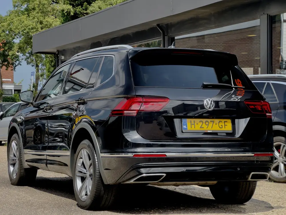 Volkswagen Tiguan Allspace 2.0 TSI AUT7 4MOTION HIGHLINE R-L uit 2020, foto 3