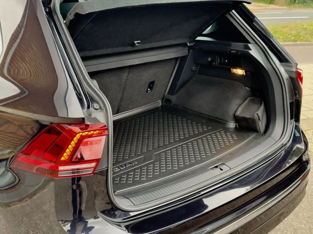 Volkswagen Tiguan 1.5 TSI AUT7 2X R-LINE DESIGNO-INT NAVI DI uit 2020, foto 15