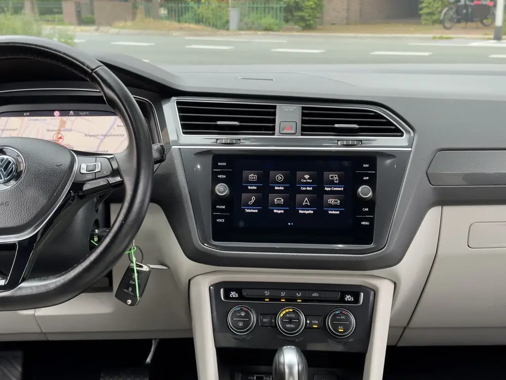 Volkswagen Tiguan 1.5 TSI AUT7 2X R-LINE DESIGNO-INT NAVI DI uit 2020, foto 16