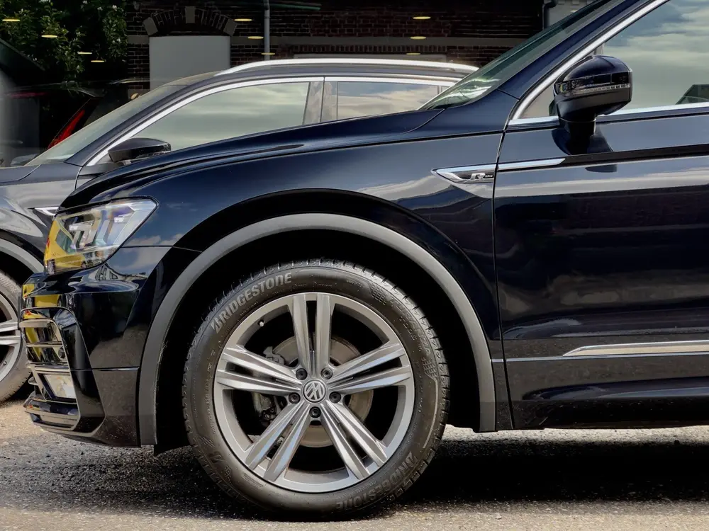 Volkswagen Tiguan 1.5 TSI AUT7 2X R-LINE DESIGNO-INT NAVI DI uit 2020, foto 17