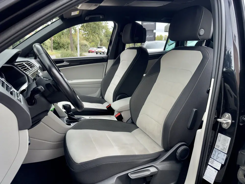 Volkswagen Tiguan 1.5 TSI AUT7 2X R-LINE DESIGNO-INT NAVI DI uit 2020, foto 6