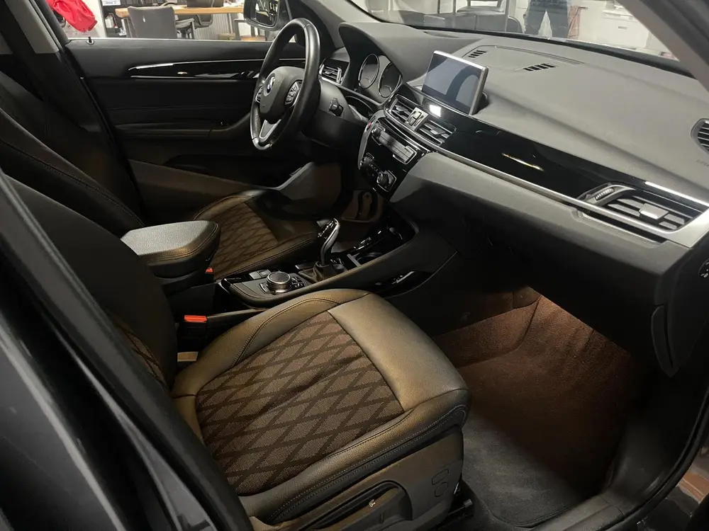 BMW X1 SDrive20i High Executive Autom, Navigatie NL Auto! NA uit 2019, foto 16