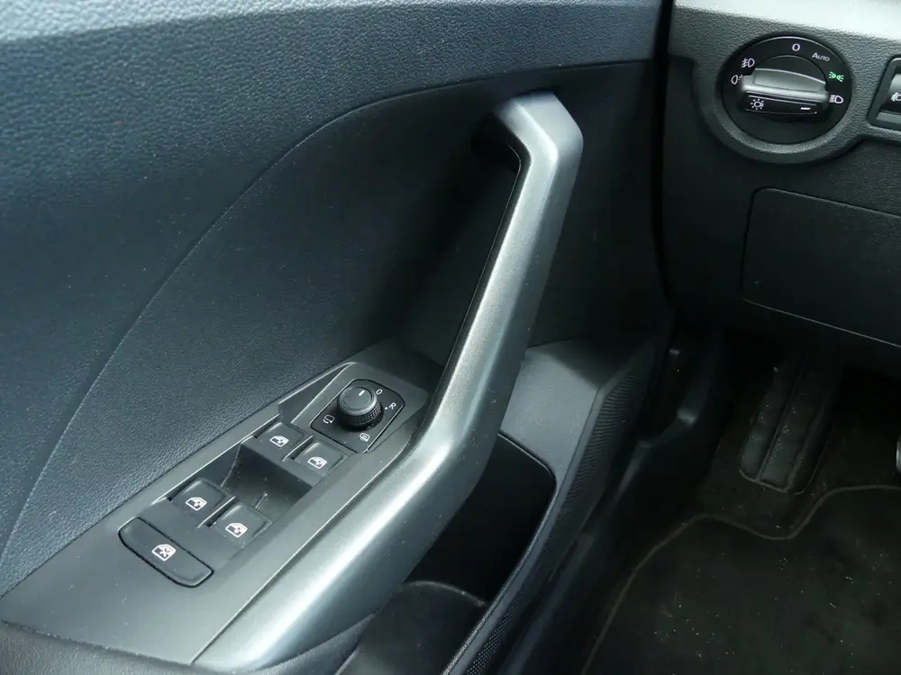Volkswagen T-Cross 1.0 TSI Life / Camera / PDC / Navigatie / uit 2023, foto 15
