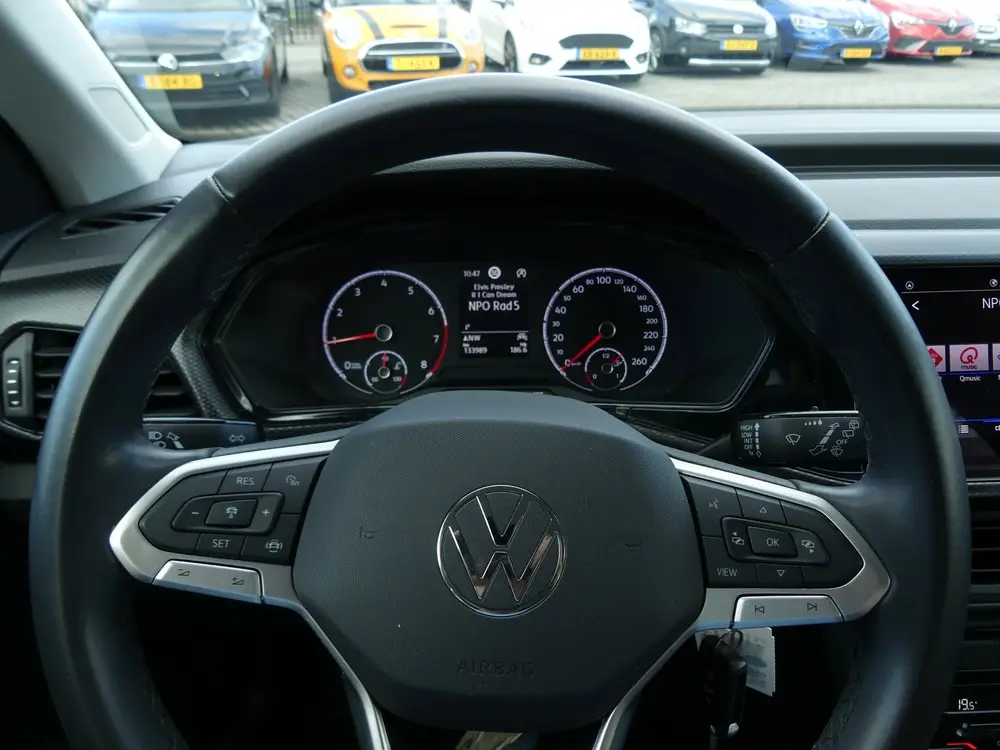 Volkswagen T-Cross 1.0 TSI Life / Camera / PDC / Navigatie / uit 2023, foto 16