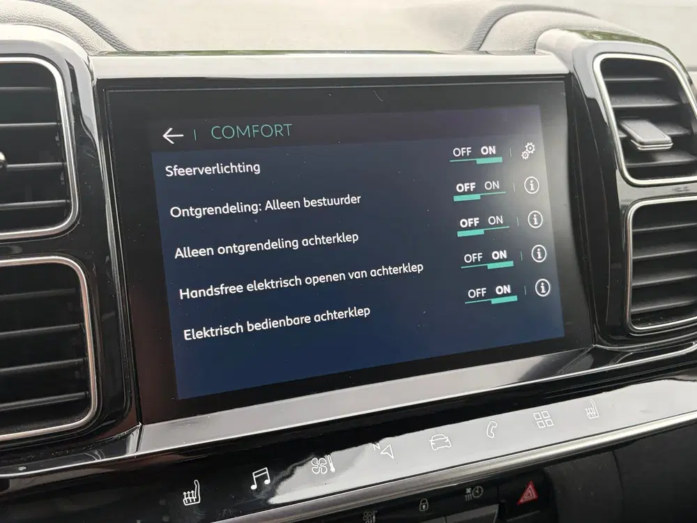 Citroën C5 Aircross Citroen C5 Aircross 1.6 Plug-in Hybrid 225 uit 2020, foto 12