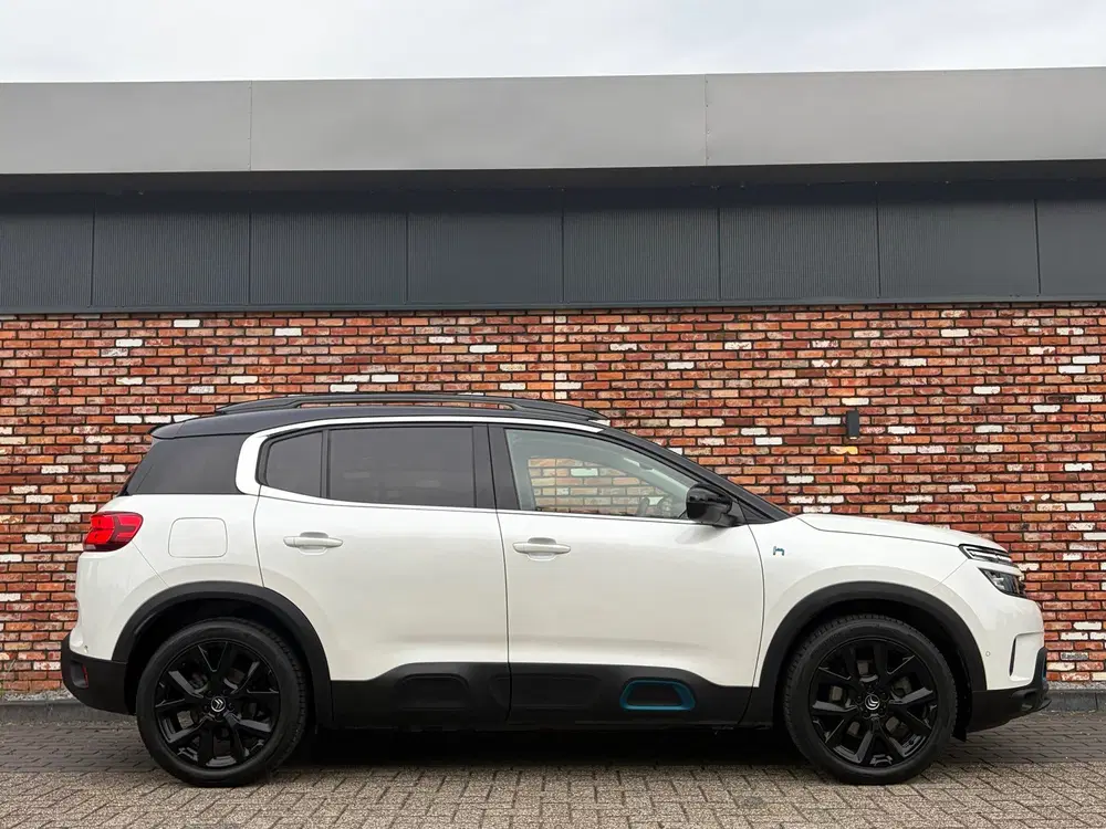 Citroën C5 Aircross Citroen C5 Aircross 1.6 Plug-in Hybrid 225 uit 2020, foto 15
