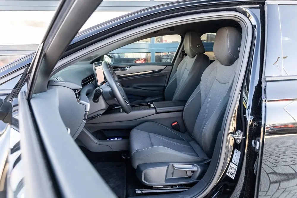Volkswagen ID.7 Tourer Limited Edition 286pk 77 kWh | Trekha uit 2025, foto 4