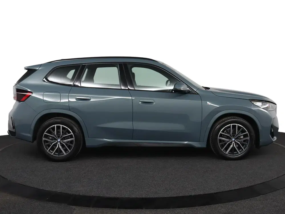 BMW X1 sDrive18i uit 2023, foto 11