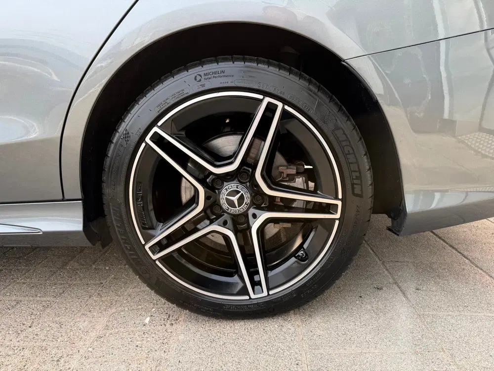 Mercedes-Benz C-Klasse 300 e AMG 360º uit 2021, foto 16